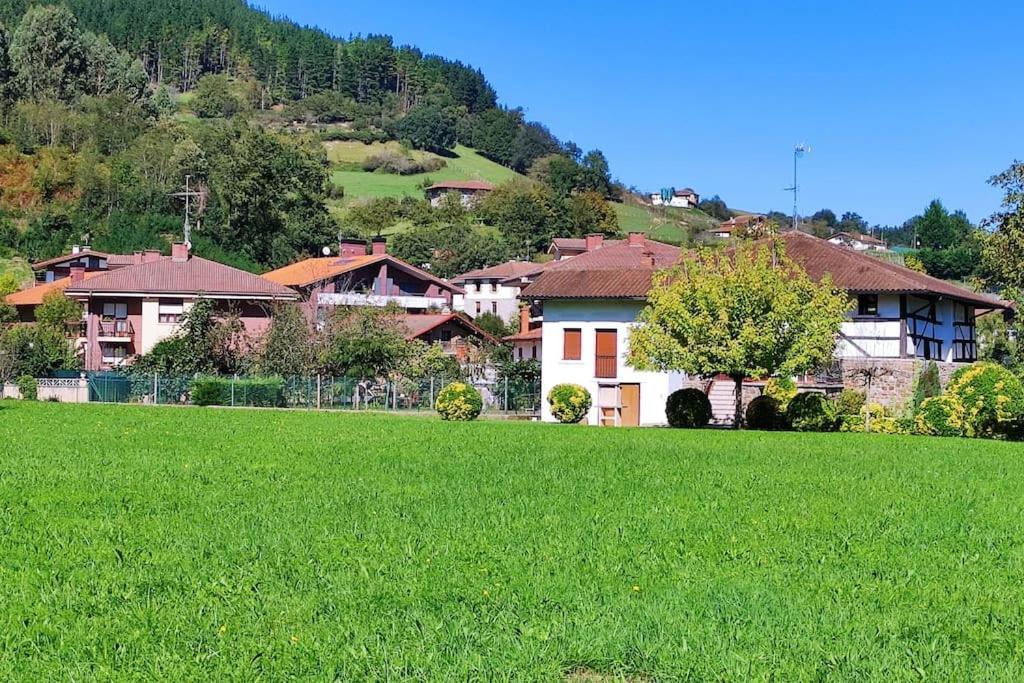Alojamiento Rural, Jardin, A 25 Minutos De Bilbao, Parking Gratuito Arantzazu Bagian luar foto