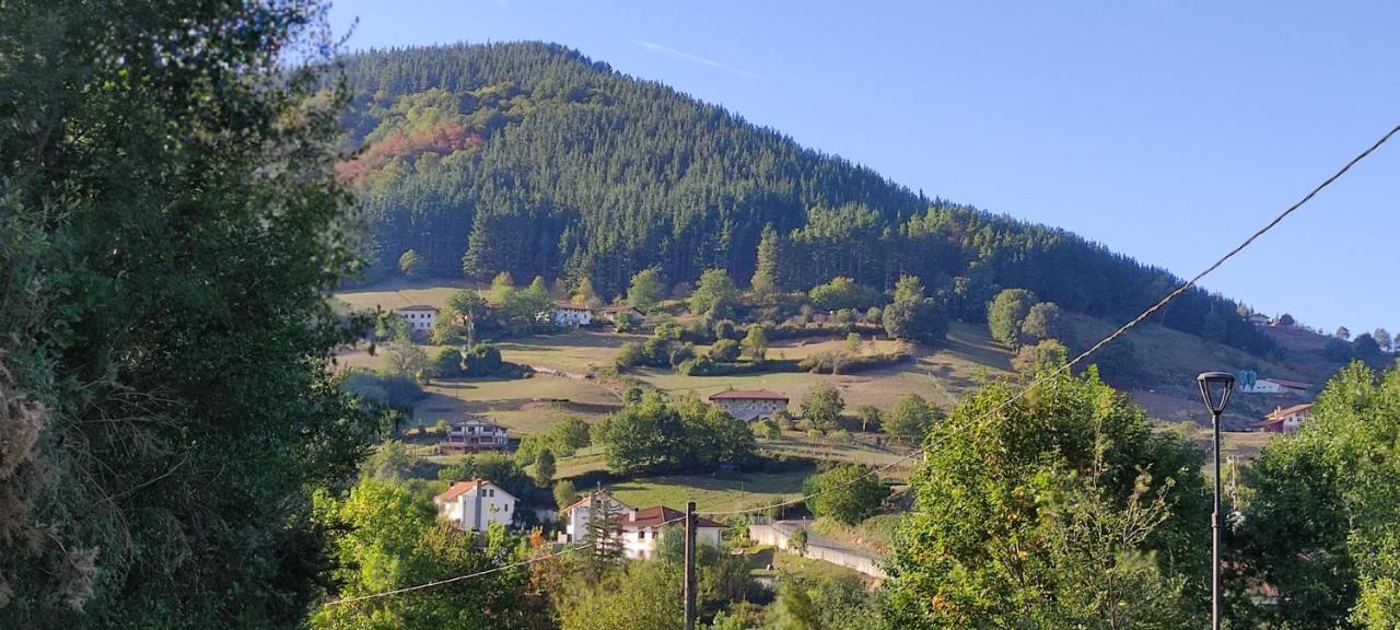 Alojamiento Rural, Jardin, A 25 Minutos De Bilbao, Parking Gratuito Arantzazu Bagian luar foto